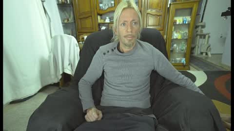 jeff online show from 12-31-24, 09:28