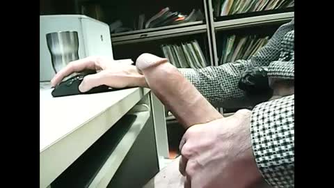 Snapshot of 01quebecboy69 chatting on 02-20-25, 09:20 01quebecboy69 online show from 02-20-25, 09:20