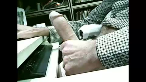 Snapshot of 01quebecboy69 chatting on 10-22-25, 02:50 01quebecboy69 online show from 10-22-25, 02:50