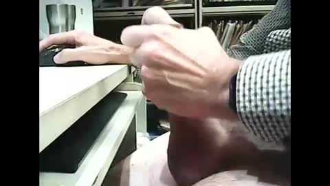 Snapshot of 01quebecboy69 chatting on 10-27-25, 07:40 01quebecboy69 online show from 10-27-25, 07:40