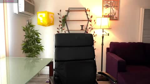 Olivia online show from 04-21-26, 09:06