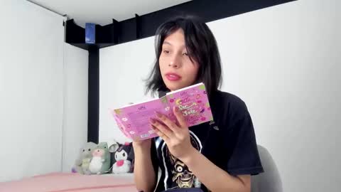 Snapshot of 0amy1 chatting on 11-12-25, 12:11 amy online show from 11-12-25, 12:11