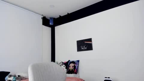 Snapshot of 0amy1 chatting on 11-14-25, 09:57 amy online show from 11-14-25, 09:57