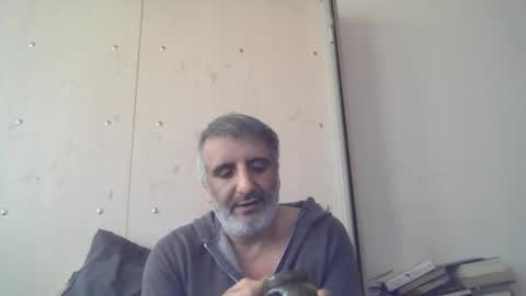 Snapshot of 0luvmonkey chatting on 04-05-26, 01:19 0luvmonkey online show from 04-05-26, 01:19