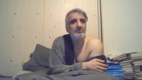 Snapshot of 0luvmonkey chatting on 04-06-26, 01:25 0luvmonkey online show from 04-06-26, 01:25