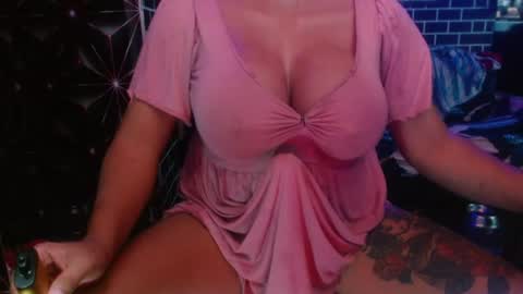  i am trixie im Your Selfsucking Mistress  online show from 07-07-26, 06:47