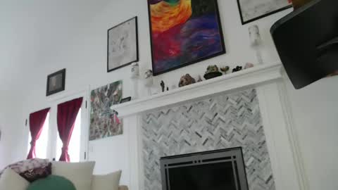 Aurora Willows online show from 02-12-25, 08:40