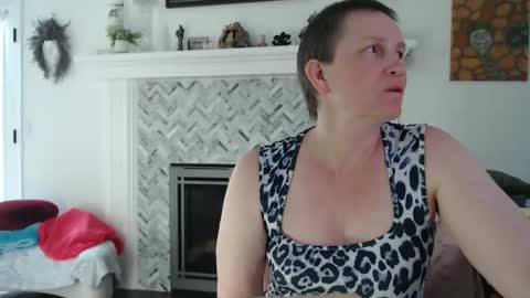 Aurora Willows online show from 04-21-26, 06:01