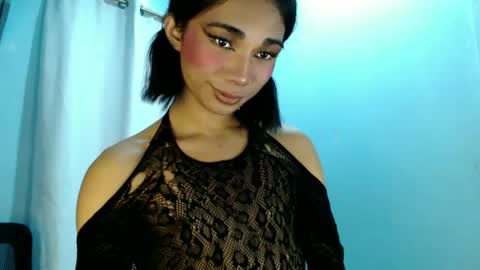 Snapshot of 18_nicole chatting on 02-03-25, 01:51 barbie online show from 02-03-25, 01:51