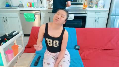 Tong  Ralph online show from 06-06-26, 01:11