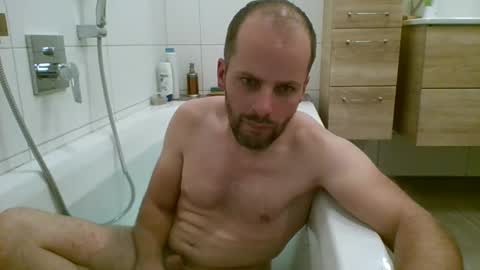 Snapshot of 19berni91 chatting on 10-24-25, 05:20 berni online show from 10-24-25, 05:20