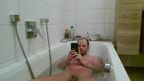 Snapshot of 19berni91 chatting on 01-18-26, 04:33 berni online show from 01-18-26, 04:33