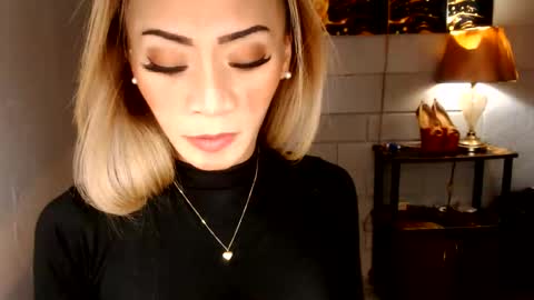 Snapshot of 1bigsurprise4you chatting on 05-30-26, 06:49 angel online show from 05-30-26, 06:49