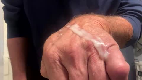 Snapshot of 1hunglo412 chatting on 10-28-25, 12:14 1hunglo412 online show from 10-28-25, 12:14