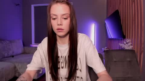 Lily 3 online show from 05-10-26, 10:04