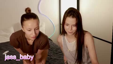 Lily 3 online show from 07-21-26, 05:59
