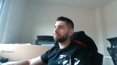 Snapshot of 1kamilkamil11 chatting on 02-12-25, 02:32 kam online show from 02-12-25, 02:32