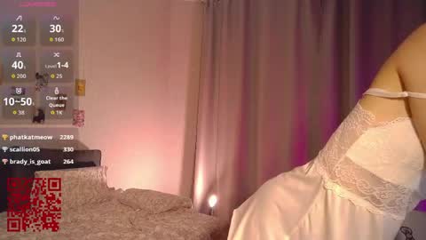 Mia online show from 06-05-26, 06:46