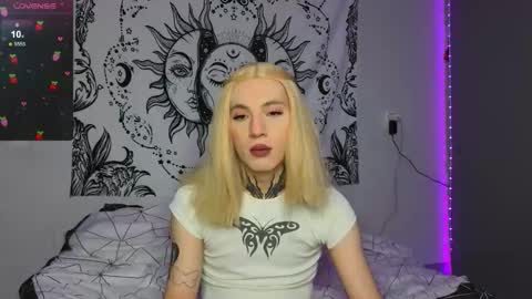 Michelle online show from 10-23-25, 06:28