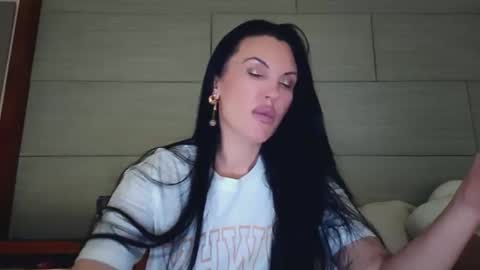 Snapshot of 1lovely1 chatting on 02-22-26, 03:51 Onna online show from 02-22-26, 03:51