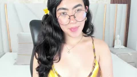 Snapshot of 1m_emily chatting on 02-12-25, 12:48 . online show from 02-12-25, 12:48