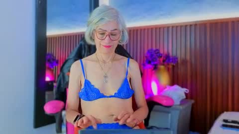 Miss Monserrate online show from 04-10-26, 02:11