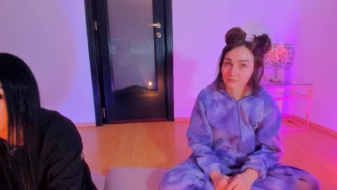 Moona  online show from 02-10-26, 05:55