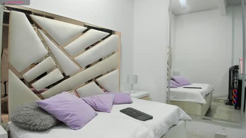 Snapshot of 1naughty_milf chatting on 01-09-25, 11:47 Luisa online show from 01-09-25, 11:47