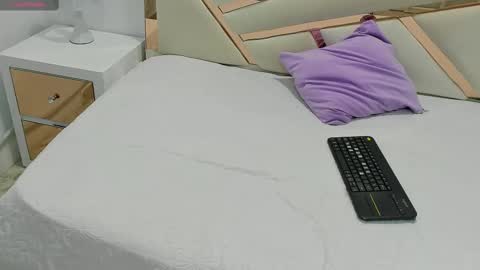 Snapshot of 1naughty_milf chatting on 03-07-25, 08:13 Luisa online show from 03-07-25, 08:13