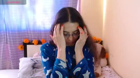 paola online show from 11-12-25, 10:52