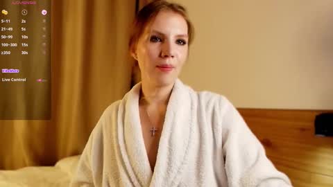 Snapshot of 1slavicdoll chatting on 10-24-25, 01:24 VICTORIA online show from 10-24-25, 01:24