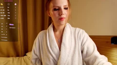 Snapshot of 1slavicdoll chatting on 10-25-25, 01:13 VICTORIA online show from 10-25-25, 01:13