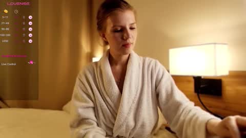 Snapshot of 1slavicdoll chatting on 11-07-25, 01:16 VICTORIA online show from 11-07-25, 01:16