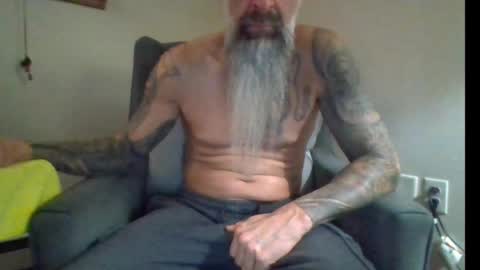 Snapshot of 1theone12 chatting on 12-04-25, 02:21 1theone12 online show from 12-04-25, 02:21