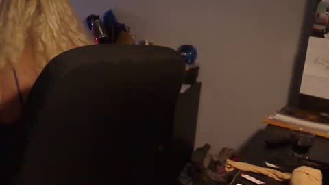 Susan online show from 12-05-24, 01:47