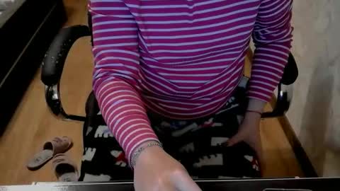 1your_hot_girls online show from 10-21-25, 05:57