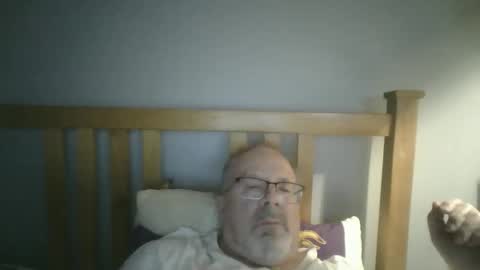 Snapshot of 2003dynawideglide chatting on 04-18-26, 02:37 2003dynawideglide online show from 04-18-26, 02:37