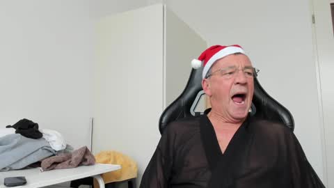 Henk online show from 12-14-24, 01:05