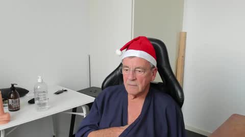 Henk online show from 12-23-24, 02:17