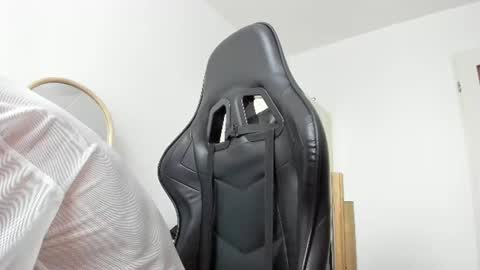 Snapshot of 200gentleman chatting on 07-31-26, 03:33 Henk online show from 07-31-26, 03:33