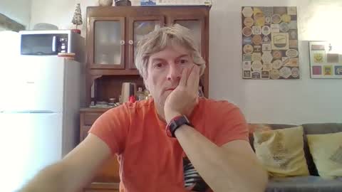 22esserre online show from 11-10-25, 01:10