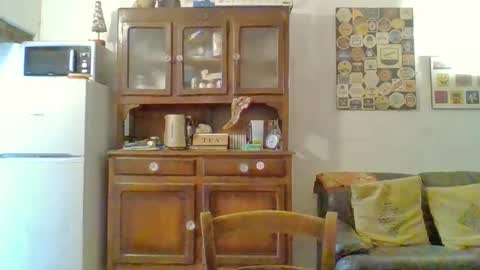 22esserre online show from 11-21-25, 12:48