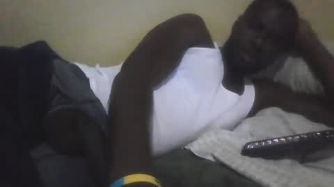 Snapshot of 242doggy242 chatting on 10-20-25, 07:31 420 Bbc online show from 10-20-25, 07:31