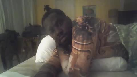 Snapshot of 242doggy242 chatting on 11-16-25, 06:19 420 Bbc online show from 11-16-25, 06:19