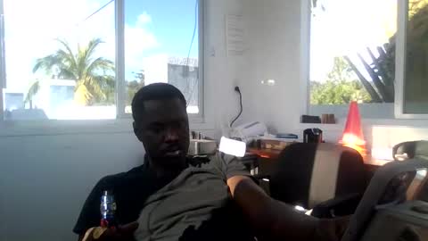 Snapshot of 242doggy242 chatting on 01-10-26, 07:48 420 Bbc online show from 01-10-26, 07:48