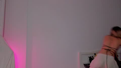 Snapshot of 2b_ chatting on 01-12-25, 04:10 Sasha weekend from 14 to 27 November online show from 01-12-25, 04:10