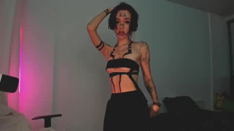 Snapshot of 2b_ chatting on 11-01-25, 04:03 Sasha weekend from 14 to 27 November online show from 11-01-25, 04:03