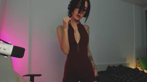 Snapshot of 2b_ chatting on 11-06-25, 03:40 Sasha weekend from 14 to 27 November online show from 11-06-25, 03:40