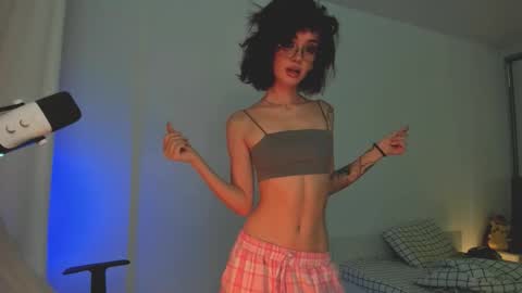 Snapshot of 2b_ chatting on 11-30-25, 03:32 Sasha weekend from 14 to 27 November online show from 11-30-25, 03:32