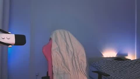 Snapshot of 2b_ chatting on 01-09-26, 03:42 Sasha weekend from 14 to 27 November online show from 01-09-26, 03:42